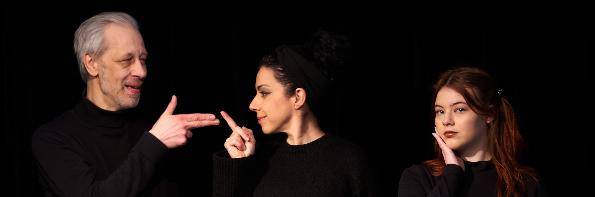 OFFLINE VERKNALLT – Sommertheater im ANKER-Innenhof